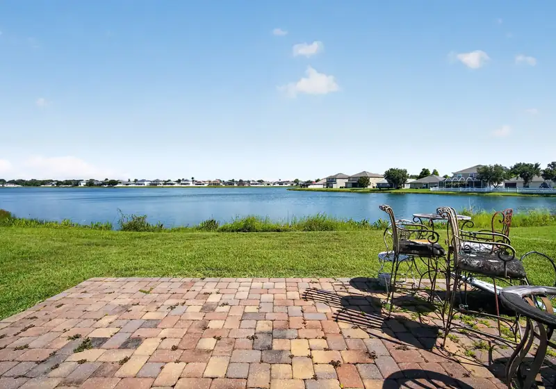 Vista al lago en una casa de Wesley Chapel, Florida